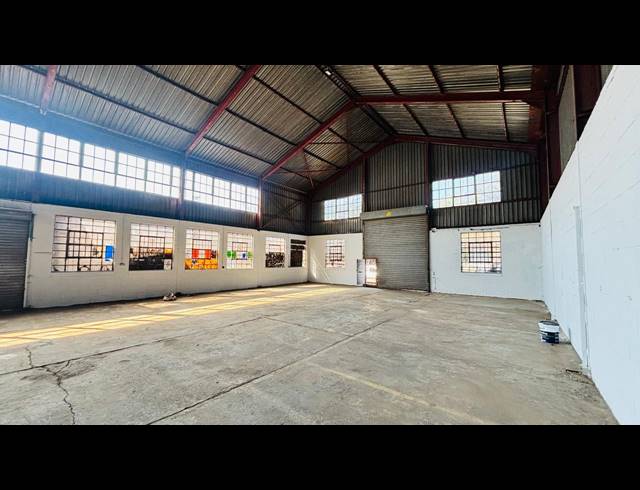 350M² WAREHOUSE TO LET IN ROODEPOORT CENTRAL